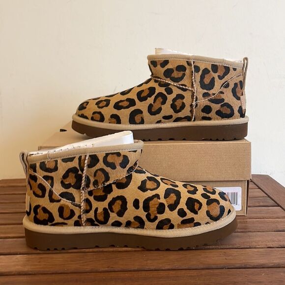 UGG Classic Ultra Mini Spotty Boots Natural Women Size 7 - Picture 5 of 15